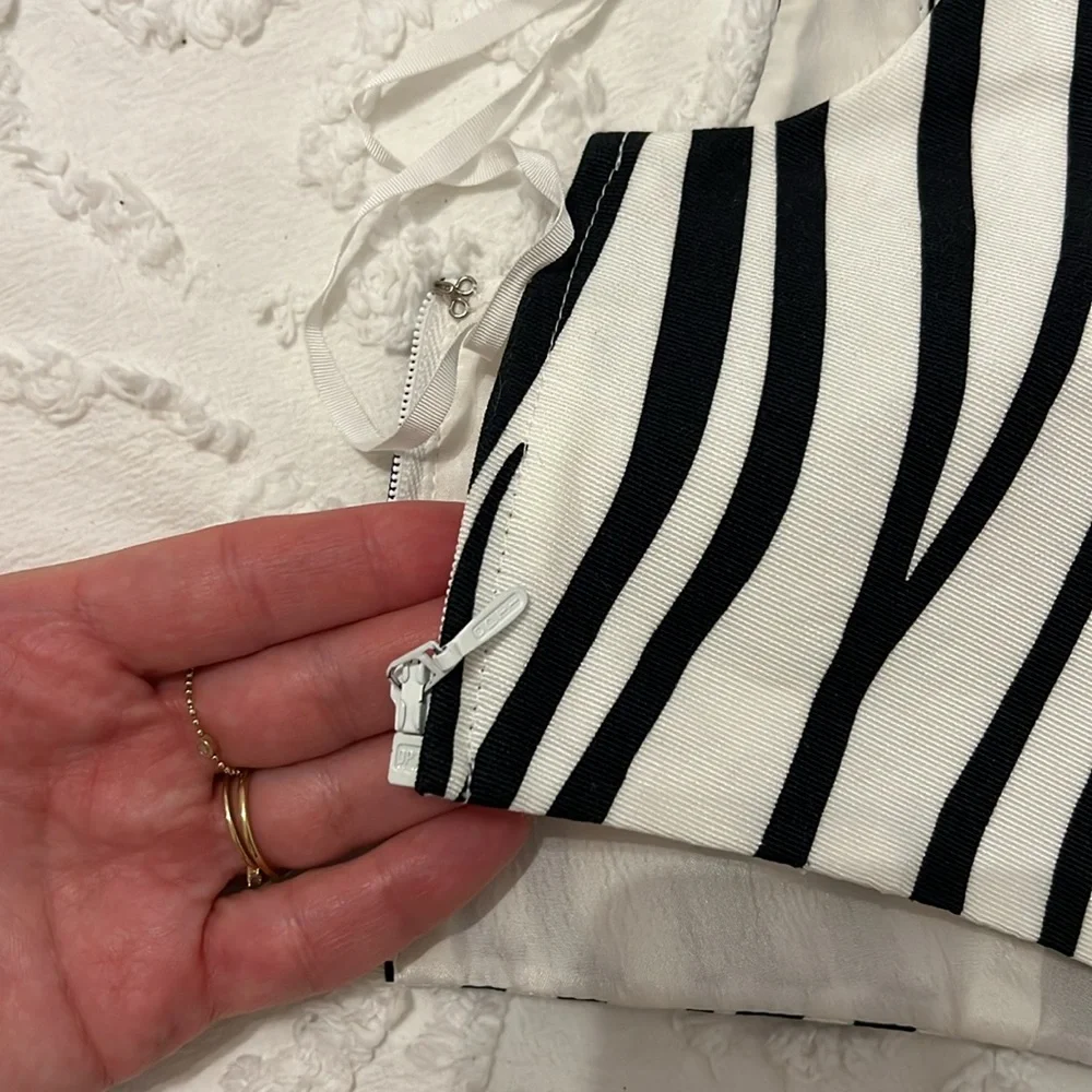 VALENTINO Zebra-print cotton and silk braletteCrop Top (IT38) - Picture 8 of 9